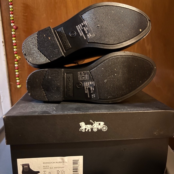 Rain boots - Picture 2 of 2